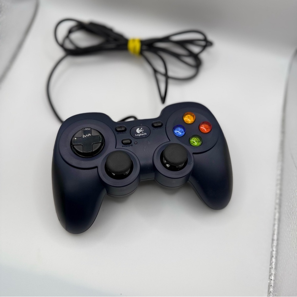 Logitech Gamepad‎ Genuine F310 USB Controller Gamer Video Game